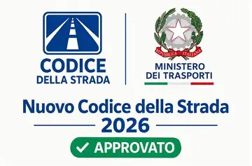 logo del ministero trasporti e simbolo di una strada con la scritta nuovo codice della strada